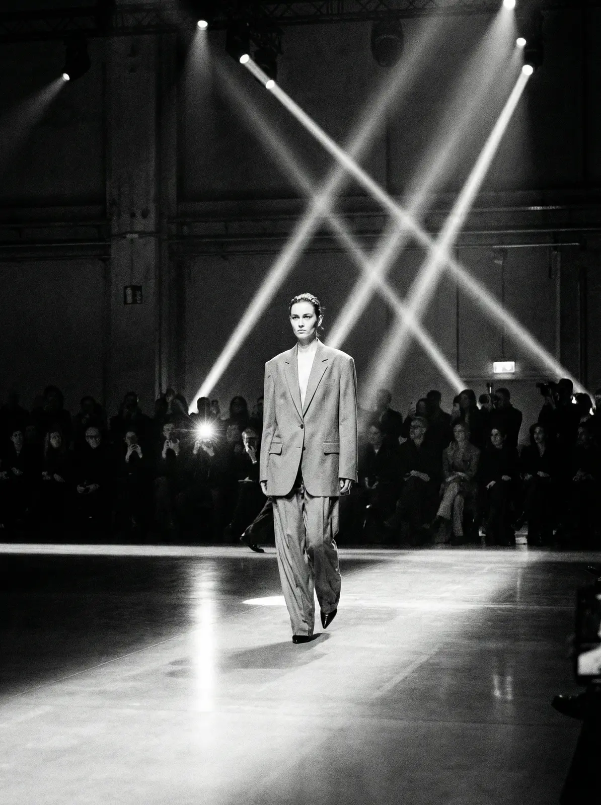 熊猫体育网站 米兰时装周秀场短视频